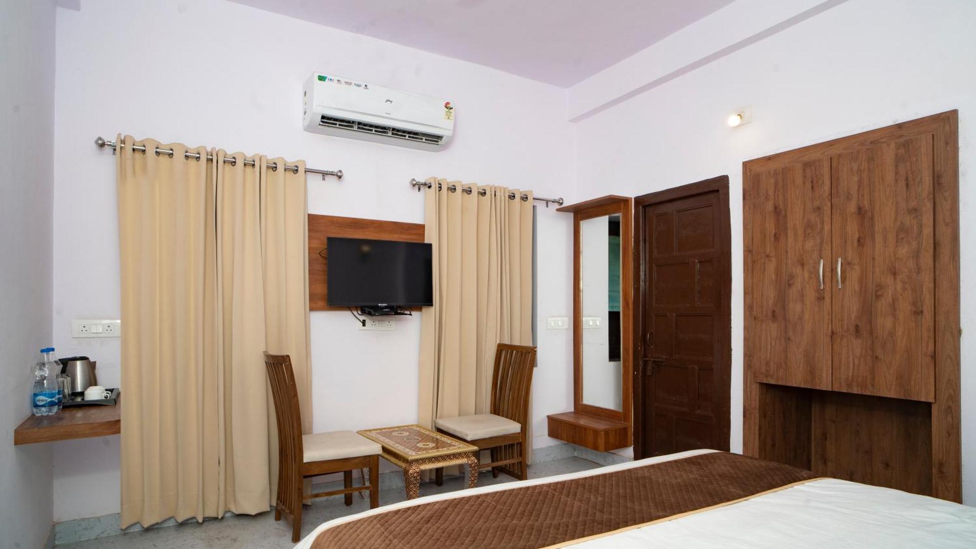 Devdarshan Hotel & Restaurant Udaipur Exterior foto